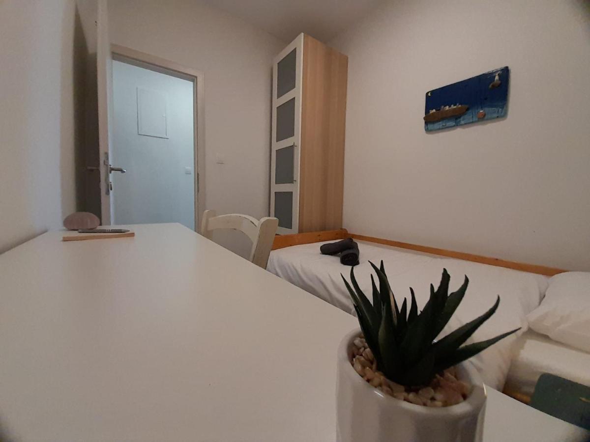 Apartman Vitamare 160 M From The Beach 노비비노돌스키 외부 사진