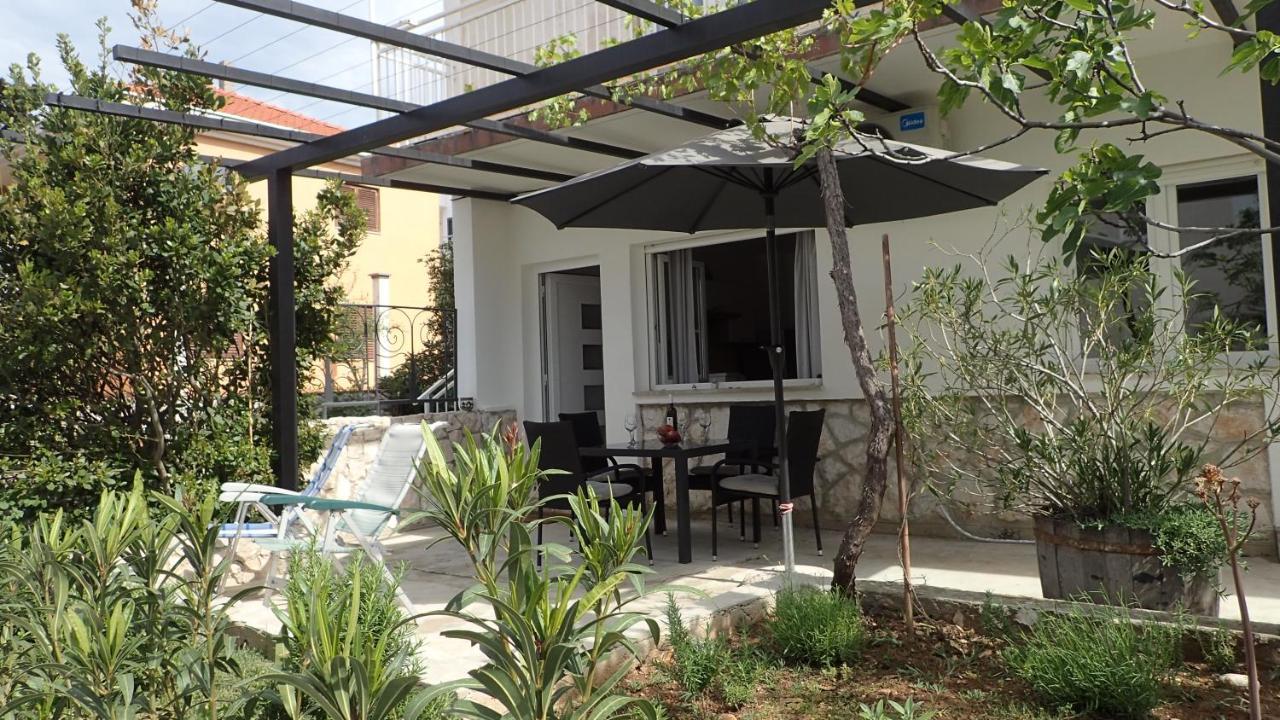 Apartman Vitamare 160 M From The Beach 노비비노돌스키 외부 사진