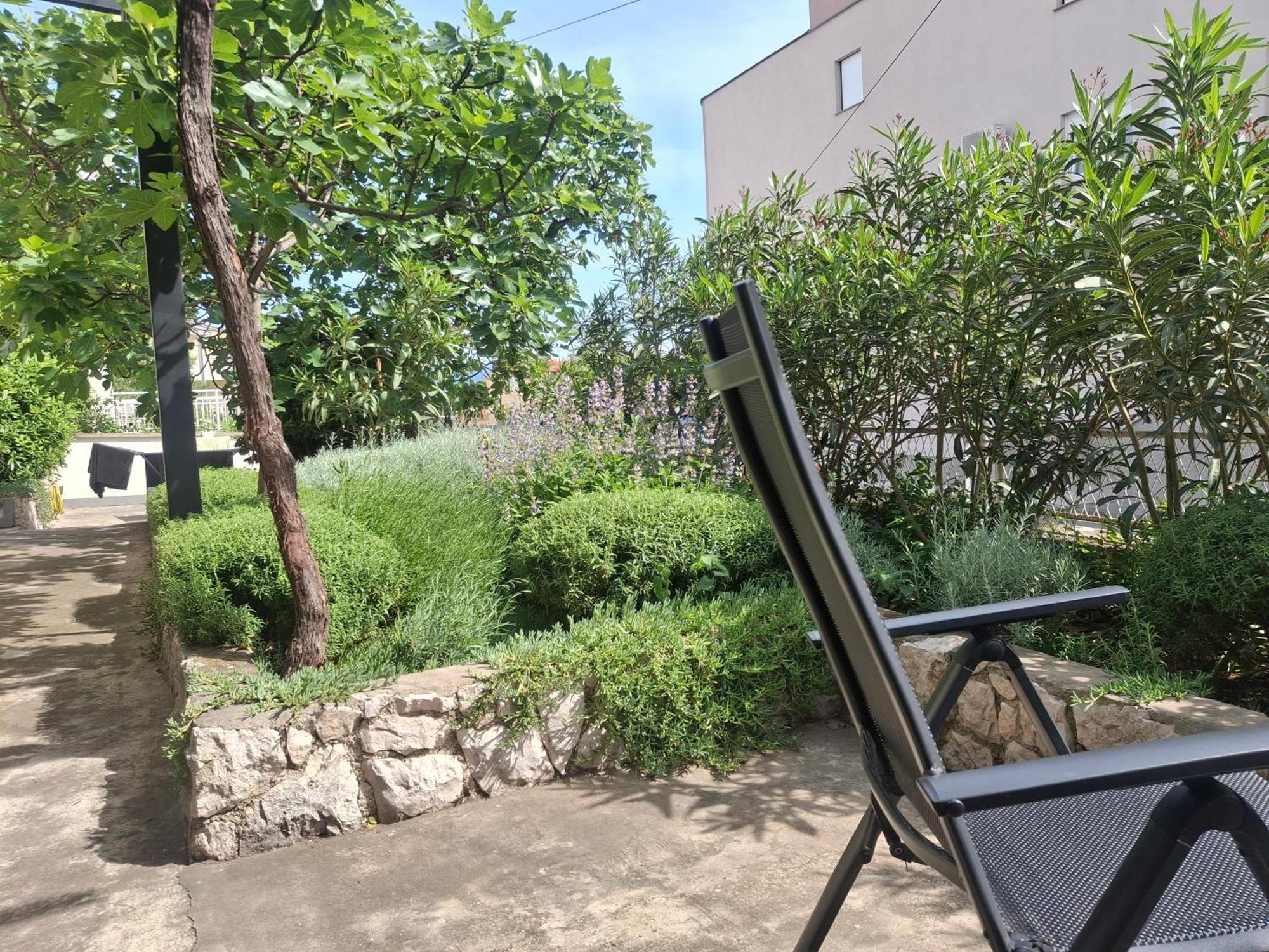 Apartman Vitamare 160 M From The Beach 노비비노돌스키 외부 사진