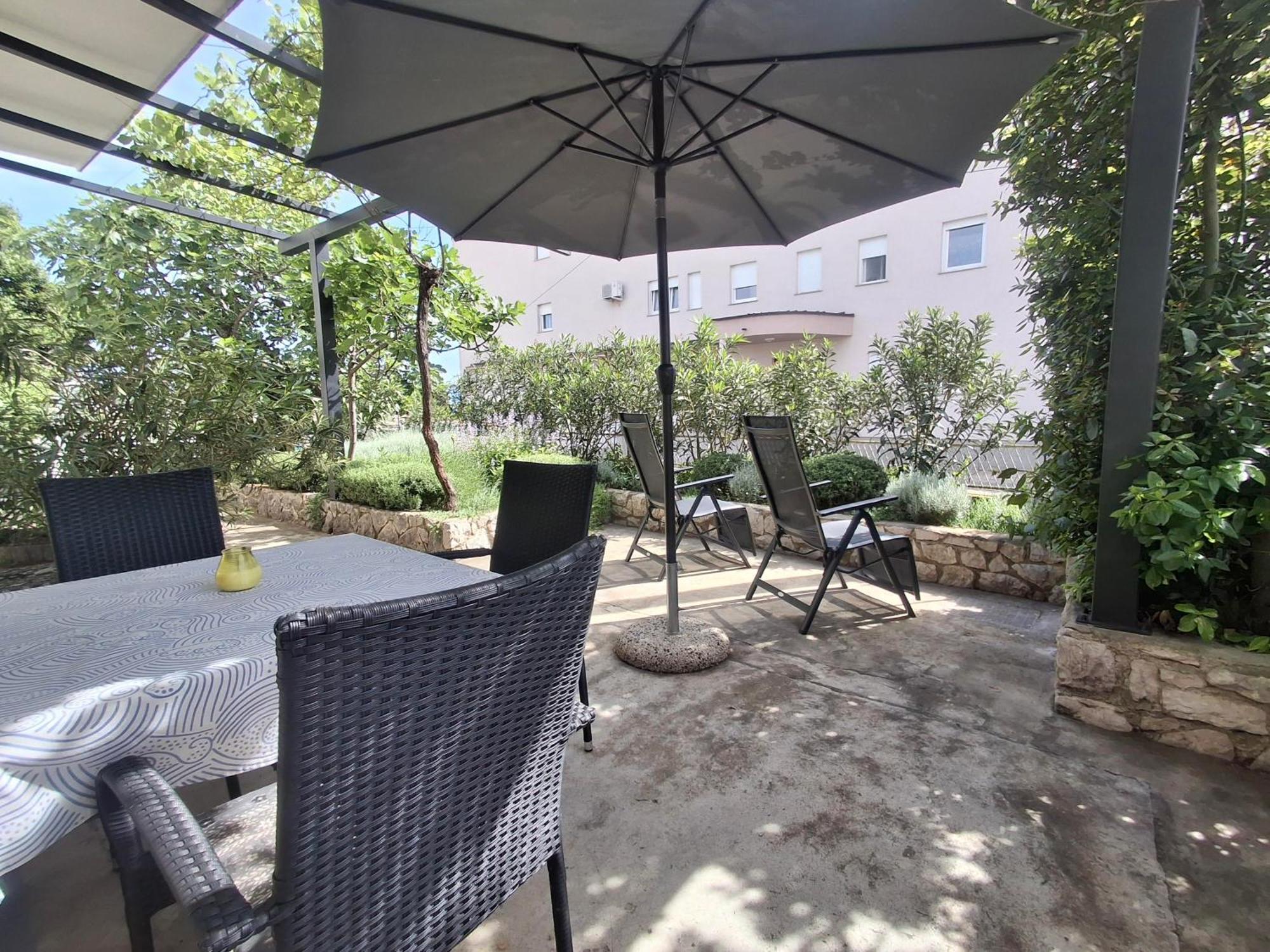 Apartman Vitamare 160 M From The Beach 노비비노돌스키 외부 사진